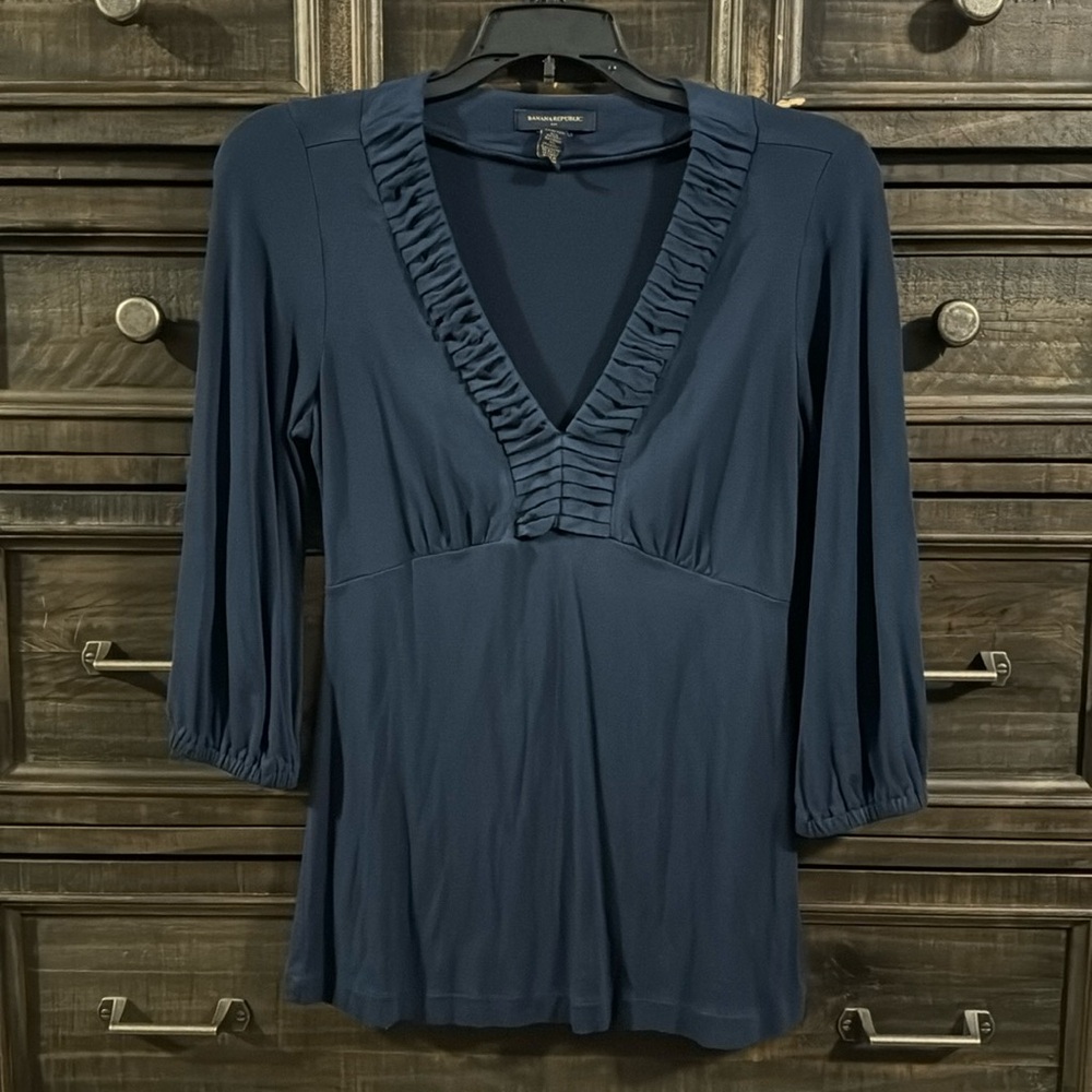 Banana Republic long sleeve V neck blouse